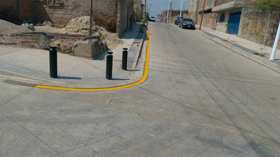 Pavimentación de la Calle Cholollán y Paseo de los Membrillos