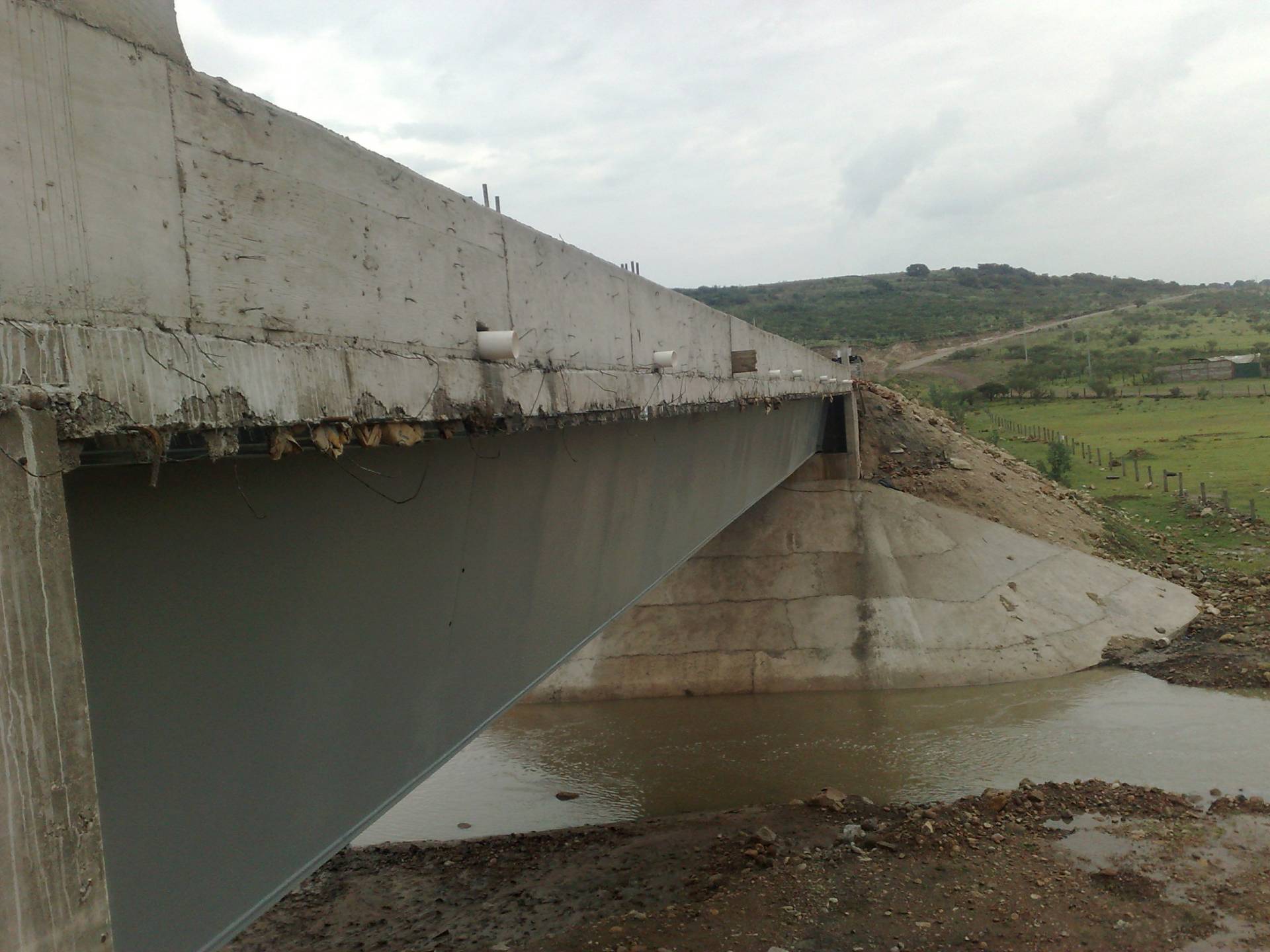 Construcción de Puente Vehicular, en el Poblado de Tenzompa