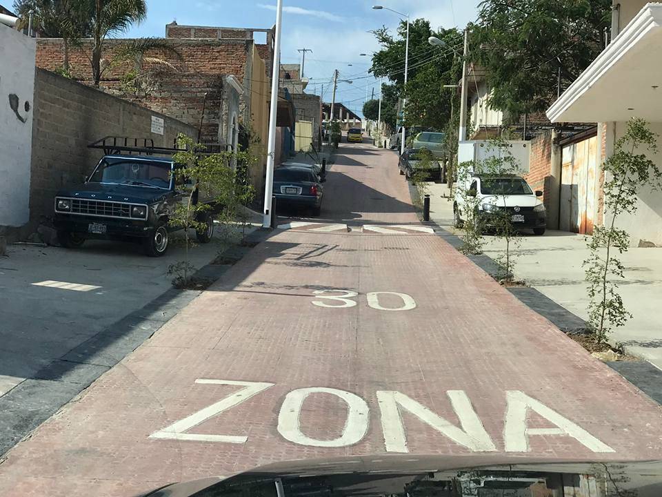 Pavimentación de la Calle Cholollán y Paseo de los Membrillos